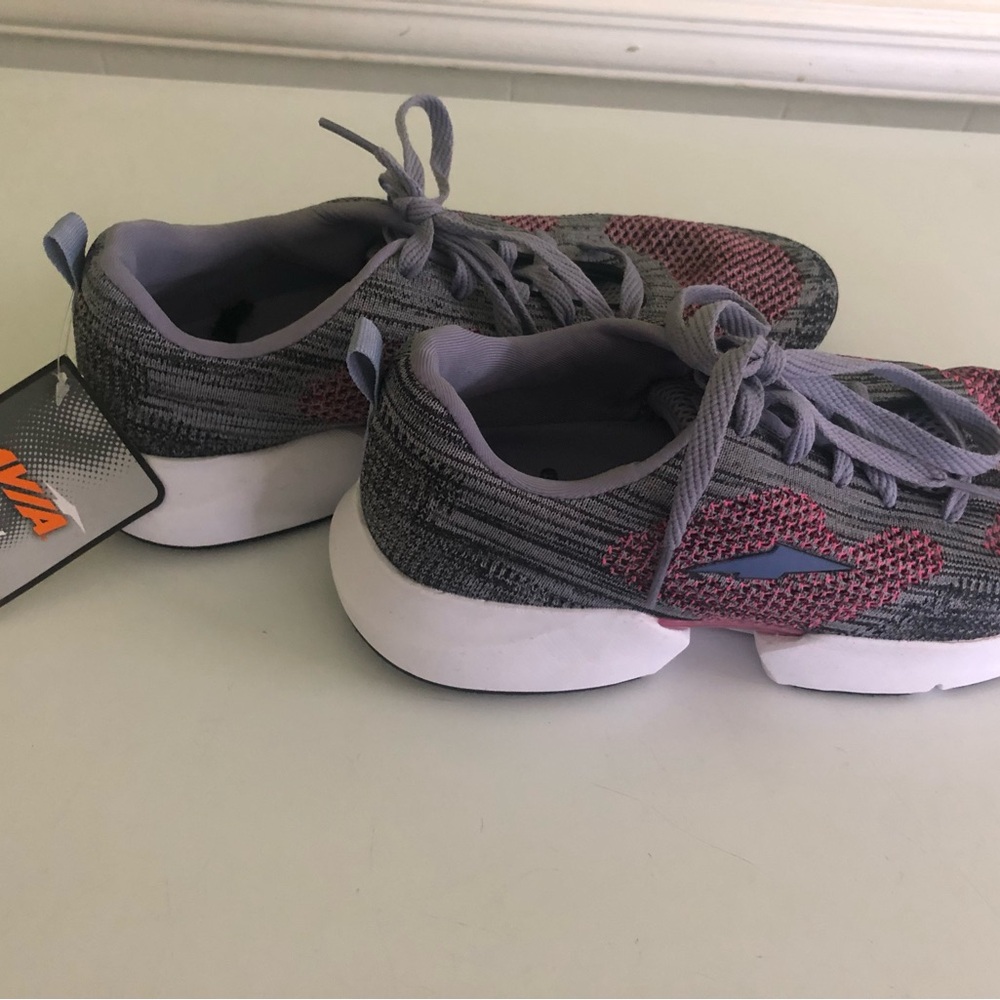 Avia Women's Athletic Sneakers in Gray and Lavender Knit Running Shoes NEW - Picture 2 of 5